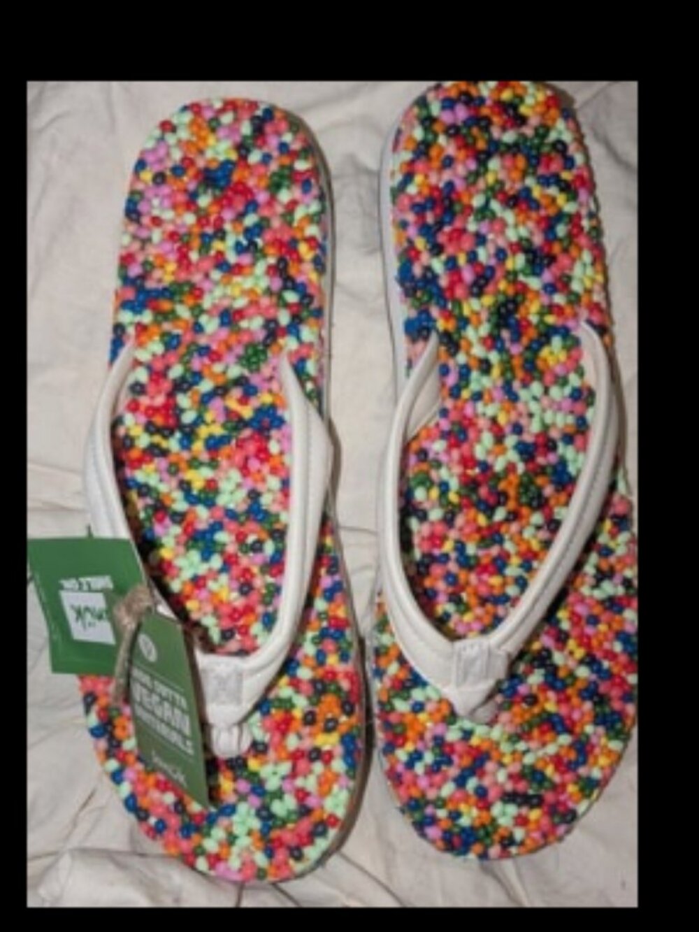 NWT Sanuk Red and Pink Flip Flop Sandals Vibrant Beaded Design Womens Sz 11